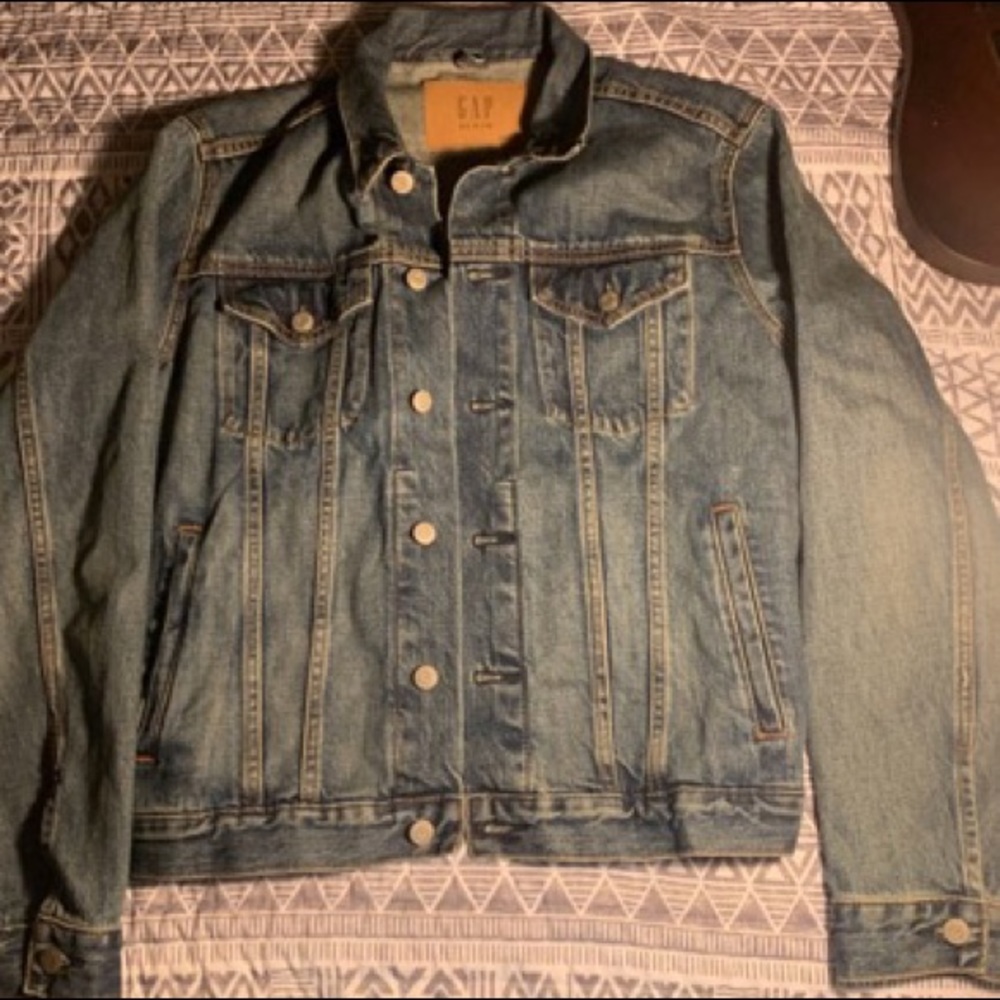 GAP DENIM JACKET NEW w/o tags